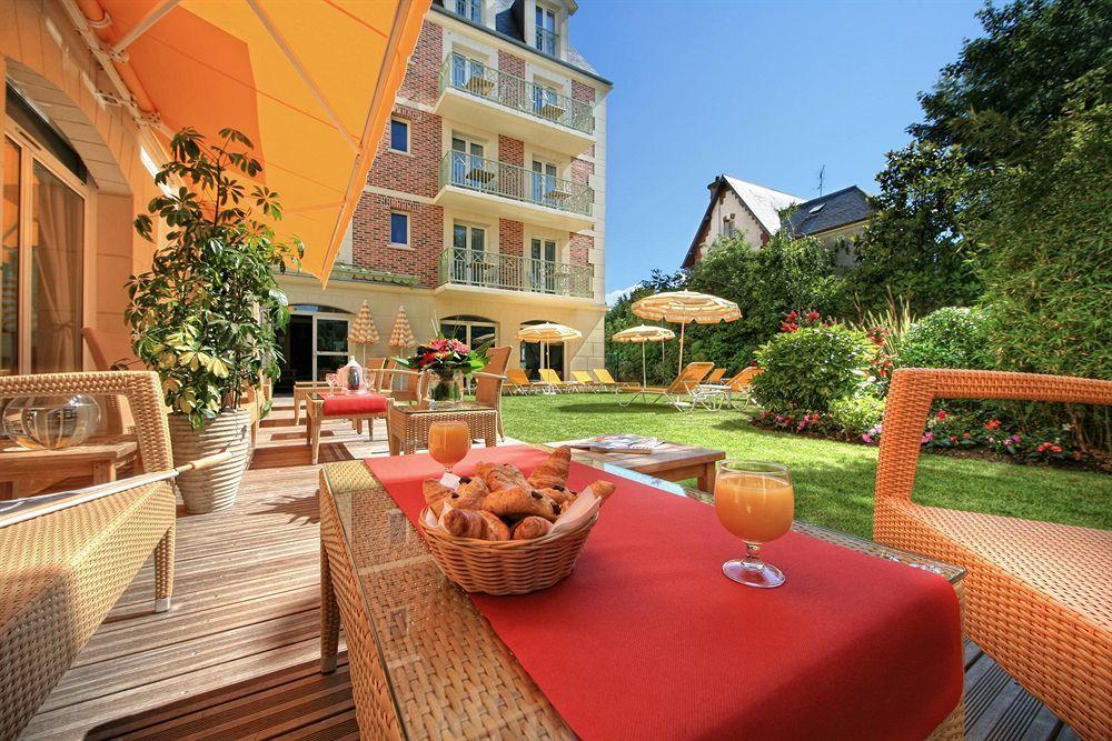La Closerie Spa & Residence Hotel Deauville Restoran fotoğraf